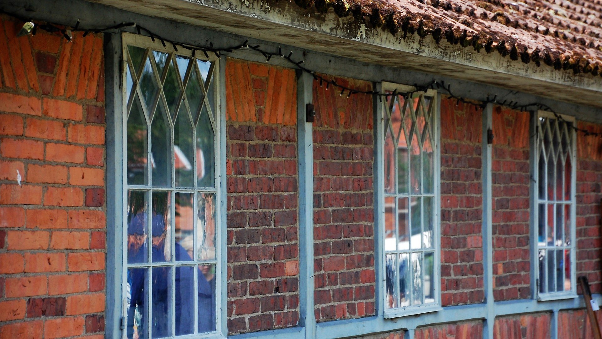 Korsvirkesfasad med spröjsade fönster