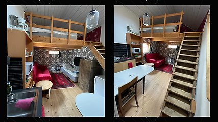 Två bilder som visar samma rum från olika perspektiv. Rummet har en trappa i trä upp till ett loft. Under loftet finns en röd soffa och en säng. I rummet finns också ett handfat längs med ena väggen och ett avlångt vitt bord. 
